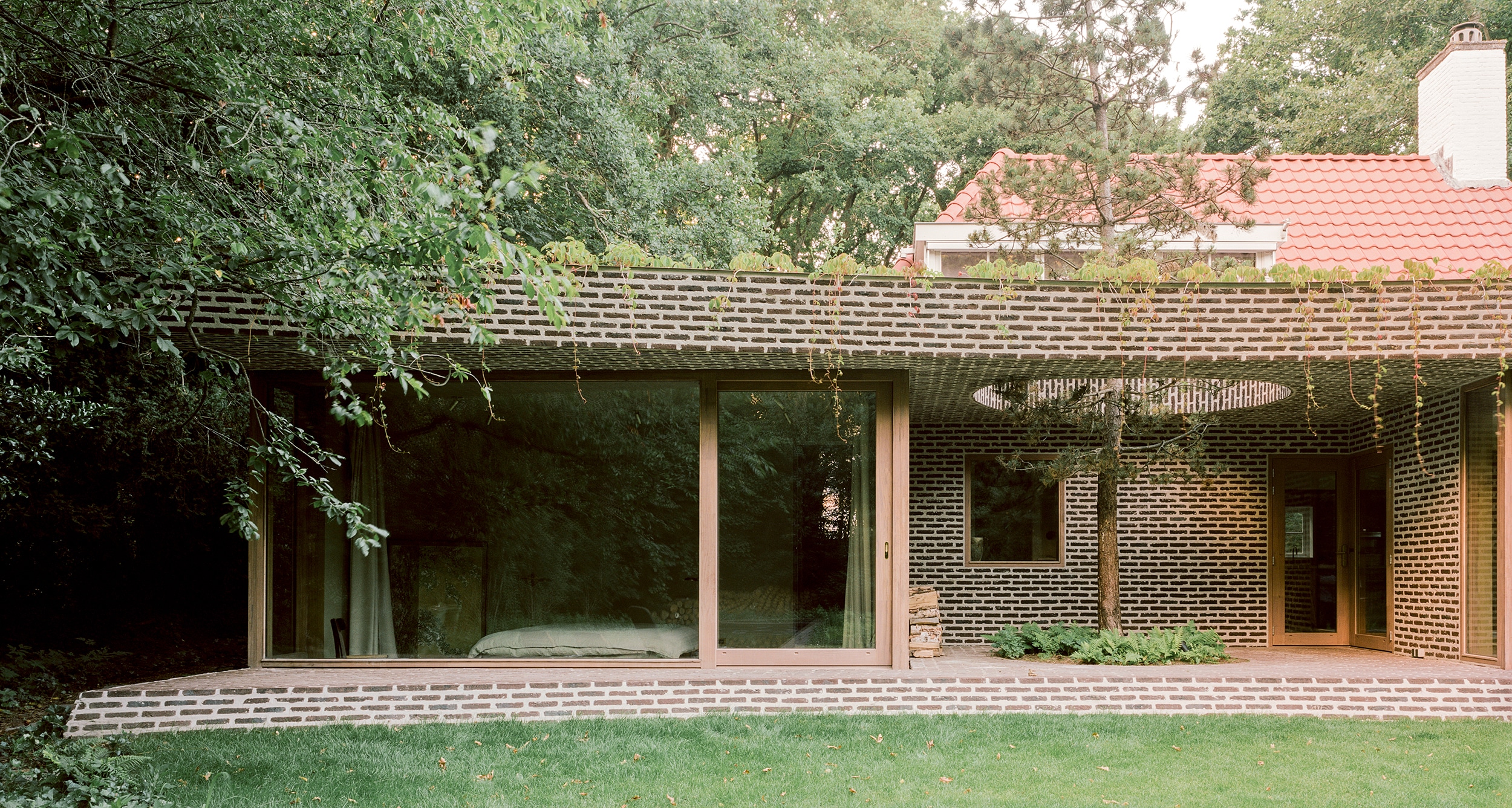 Transformatie en aanbouw met robuuste uitstraling